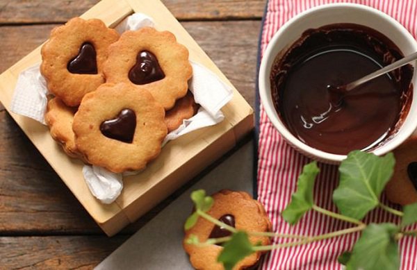 20200516_170320_934523_banh-quy-max-1800x1800-1 Bánh quy