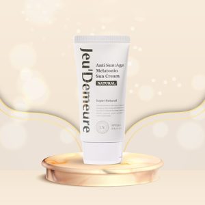 ឡេការពារកម្តៅថ្ងៃ -Anti Sun Age Melatonin Sun Cream Natural(Jeu’Demeure )​